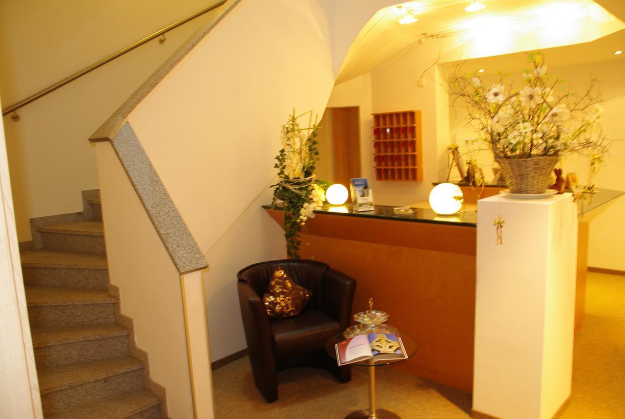 Hotel - Gasthof Erber Sinzing Exteriör bild